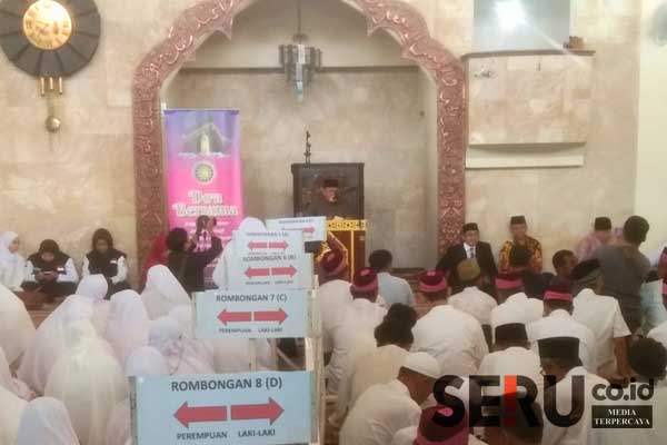 Pj Wali Kota Malang, Dr Ir Wahyu Hidayat MM menyampaikan sambutan. (ws11) - Begini Pesan Pj Wali Kota Malang Kepada 237 CJH KBIH Aisyiyah