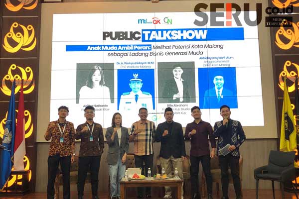 Pj Wali Kota Malang bersama pembicara lainnya. (ws11) - Pj Wali Kota Malang Komitmen Dukung Bisnis Anak Muda