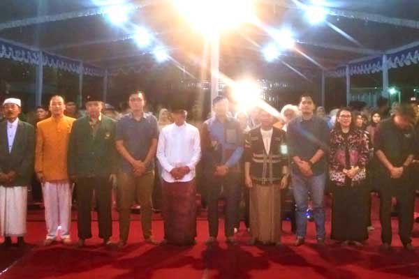 Pj Wali Kota Malang bersama seluruh tokoh agama, budaya dan lapisan masyarakat. (ws11) - Pj Wali Kota Malang Serukan Pilkada Damai