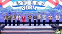 Penghargaan diserahkan langsung Presiden RI kepada Pj Wali Kota Malang di Balai Sidang Jakarta Convention Center. (ist) - Naik Predikat Terbaik 1, Pj Wali Kota Malang Kembali Diganjar PPD Nasional 2024
