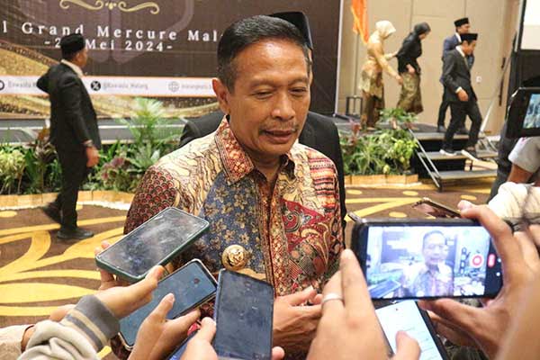 Prosesi pengambilan sumpah Panwascam Kota Malang. (ws11) - Pj Wali Kota Malang Beri Pesan Tegas Krusial kepada Panwascam yang Dilantik