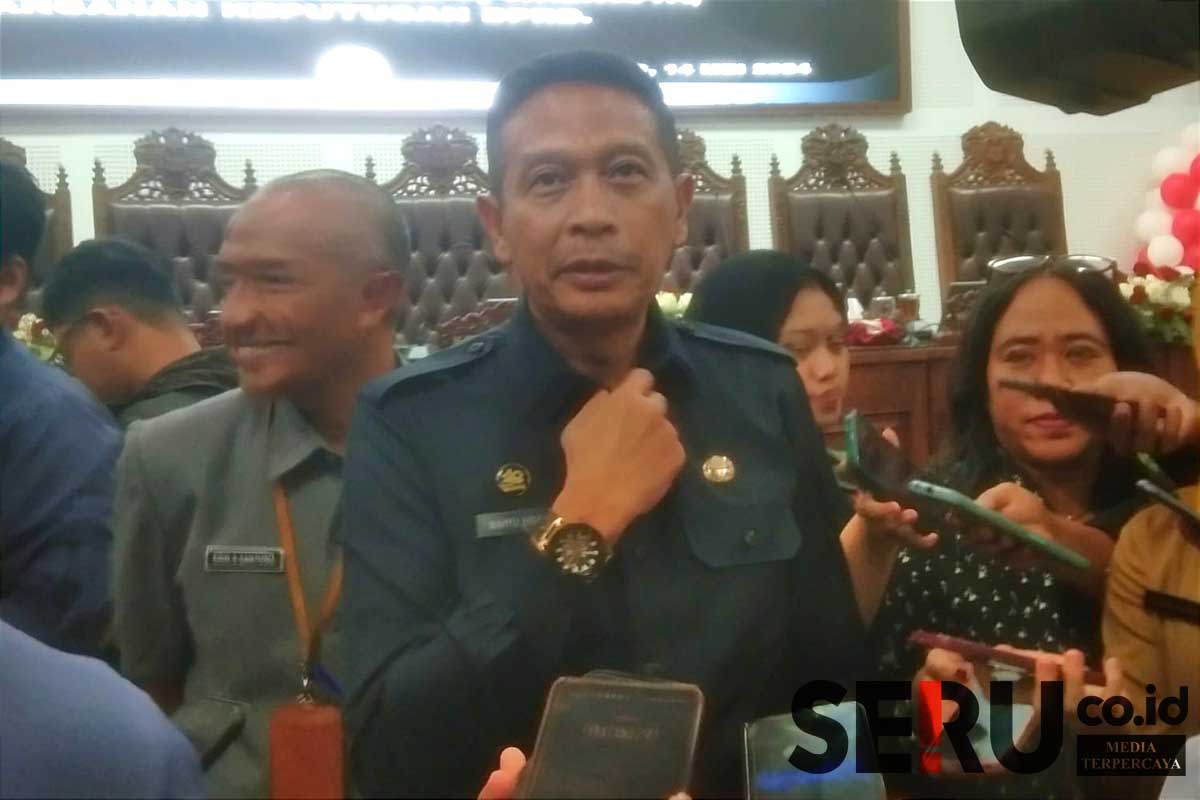 Pj Wali Kota Malang menjawab pertanyaan awak media. (ws11) - Pj Wali Kota Malang Bersyukur Miliki Perda Kota Layak Anak