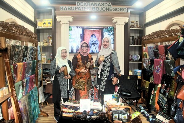Ikuti Pameran Dekranas ke-44 di Solo, Produk UMKM Bojonegoro Diminati Pengunjung
