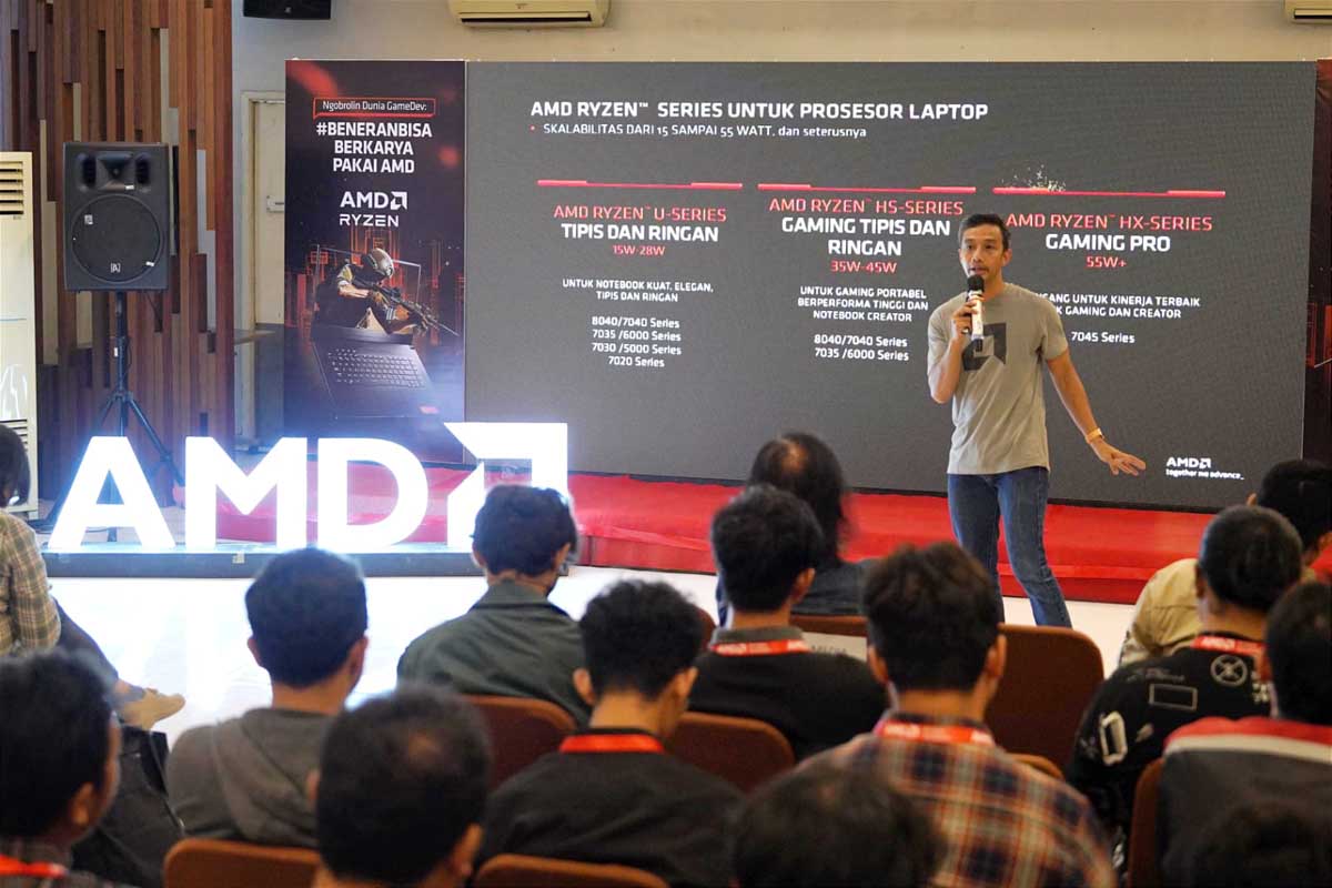 Retail and Product Enablement Manager AMD Indonesia, Donnie Brahmandhika, menjelaskan AMD kepada para peserta. (ist) - AMD Ryzen 7000 dan 8000 Series, Performa Gaming dan Efisiensi Daya Menakjubkan