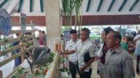 Saat Deputi Pengelolaan Pangan Kementerian Pertahanan (Kemenhan) RI, Mayjen TNI Yos Trioso didampingi Bupati Malang, HM Sanusi meninjau stand UMKM Kabupaten Malang. (ist) - Kemenhan RI Targetkan Kabupaten Malang Bisa Sumbang 20 Persen Bahan Pangan untuk Program Makan Siang Gratis