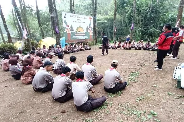 Saka Wira Kartika Kodim 0833 Gelar Persami di Bedengan Dau