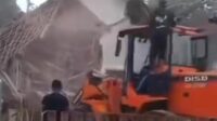 Minta Jatah Gono-gini, Rumah Seorang Ibu di Poncokusumo Diratakan Anaknya Dengan Alat Berat