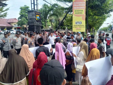 Warga Gelar Aksi Damai Membela Darmi, Kapolsek : Semua Sudah Sesuai Prosedur