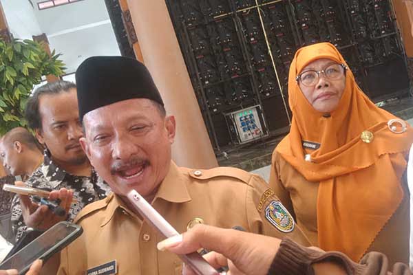 Bupati Situbondo, Karna Suswandi. (Seru.co.id/aza) - Pemkab Situbondo Targetkan Zero Kemiskinan Ekstrem Tahun 2024