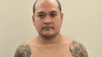Chaowalit Thongduang saat diamankan pihak kepolisian di salah satu apartemen di Bali. (ist) - Chaowalit Thongduang Buron Nomor 1 Thailand Ditangkap di Bali