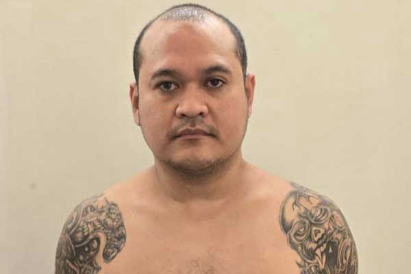 Chaowalit Thongduang saat diamankan pihak kepolisian di salah satu apartemen di Bali. (ist) - Chaowalit Thongduang Buron Nomor 1 Thailand Ditangkap di Bali
