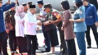 Danrem 083/Bdj, Kolonel Inf Setyo Wibowo SIP MSos, menyambut kedatangan Wapres RI KH. Ma’ruf Amin. (penrem083) - Satgas PAM Wilayah Korem 083/Bdj Sukses Pengamanan Wapres Kunker di Pasuruan