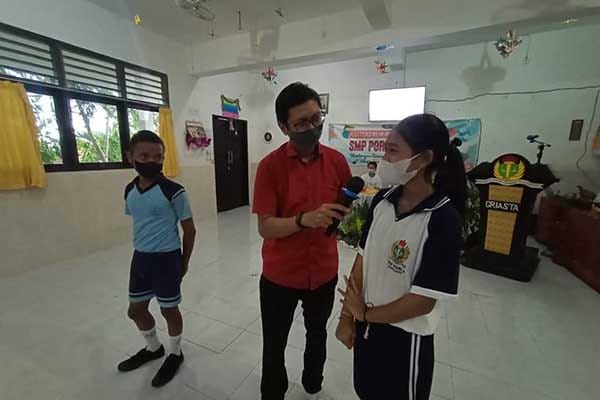 Founder Alpha Digital Agency saat memberikan seminar pada audiensi. (Seru.co.id/amb) - Kisah Daniel Santoso, Bos Alpha Digital Agency yang Sukses di Bidang Industri Perhotelan dan Restoran