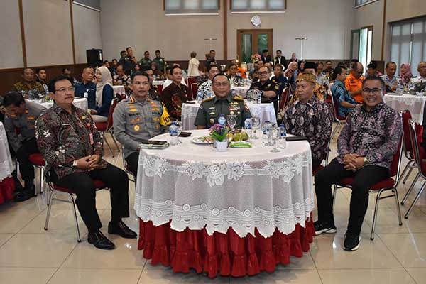 Kegiatan Komunikasi Sosial (Komsos) Aparat Pemerintahan Tahun 2024. (ist) - Korem 083/Bdj Gelar Komsos Tingkatkan Sinergitas TNI AD dan Aparat Pemerintah