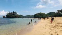 Yasa Bantah Adanya Praktik Pungli di Pantai Belekambang, Sudah Terapkan E-tiketing
