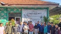 Peluncuran Posko Kawal Hak Pilih digelar di Kantor Bawaslu Situbondo dengan mengundang 17 Panwascam, Kamis (27/6/2024). (Seru.co.id/aza) - Launching Posko Kawal Hak Pilih, Bawaslu Situbondo Ajak Masyarakat Bersama-sama Awasi Coklit