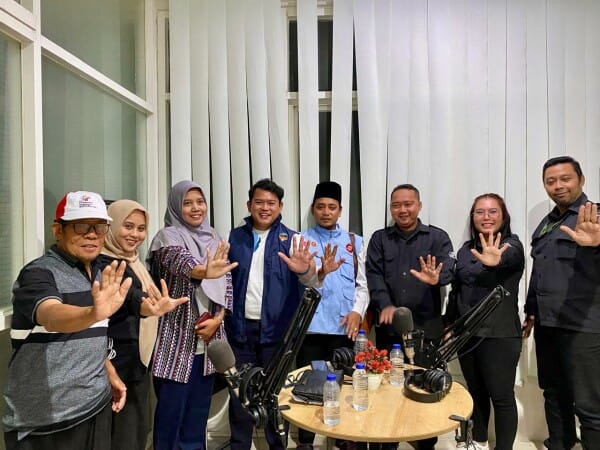 Gelar Talkshow Radio, Pemkab Bojonegoro dan KPK Ajak Masyarakat Tolak Politik Uang 