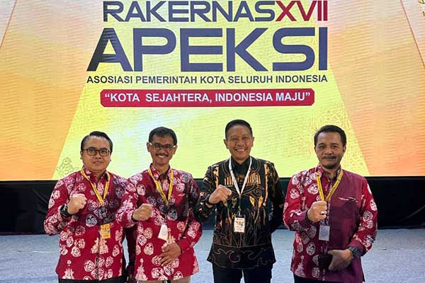 Pj Wali Kota Malang, Dr Ir Wahyu Hidayat MM di acara Rapat Kerja Nasional Asosiasi Pemerintah Kota Seluruh Indonesia. (ist) - Jokowi Dorong Kota Loveable, Pj Wali Kota Malang Siapkan Kebijakan Kemandirian Fiskal
