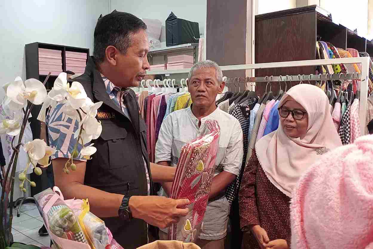 Tinjau Sentra UMKM, Pj Wali Kota Malang Hadirkan Sahabat UMKM untuk Mendukung Geliat UMKM Kota Malang