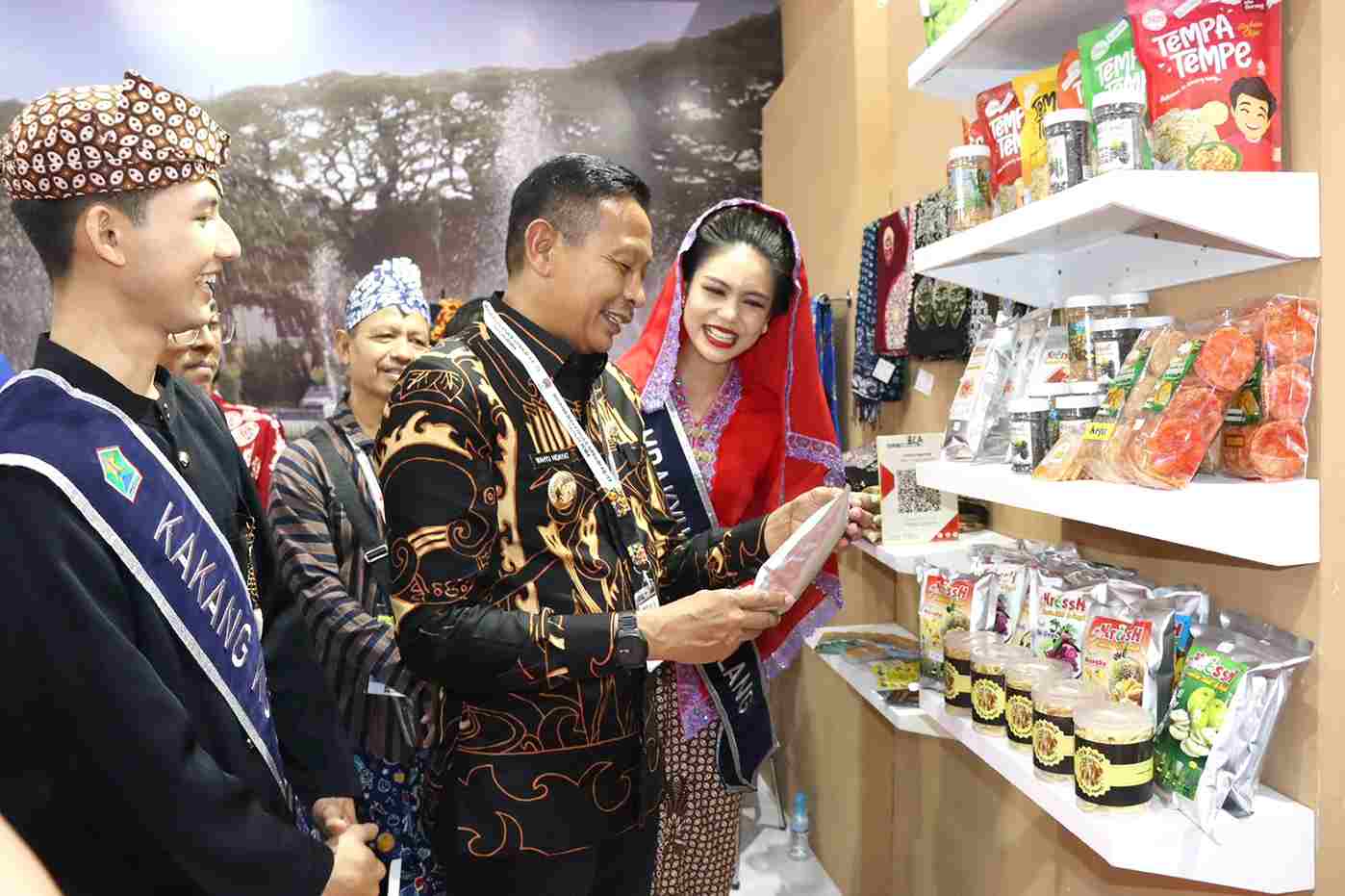 Pj Walli Kota Malang Kenalkan Produk UMKM ke Kancah Nasional Apeksi XVII 2024