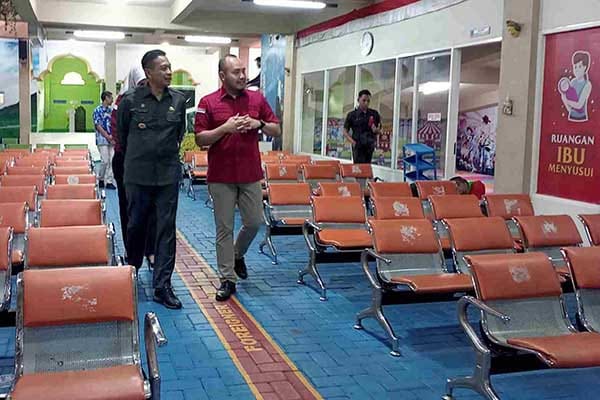 Pj Wali Kota Malang sebut pelayanan dan tata cara sudah optimal dan bagus. (afi) - Pj Wali Kota Siap Berikan Lahan untuk Meningkatkan Pelayanan Kantor Imigrasi Kelas I TPI Malang
