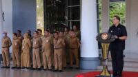 Pj. Wali Kota Batu saat memimpin Apel Senin di Balai Kota Among Tani Pemkot Batu. (ist) - Pj Wali Kota Batu Beri Pesan Khusus pada ASN
