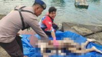 Mayat Laki-laki Tanpa Identitas Ditemukan Mengapung di Perairan Sendangbiru