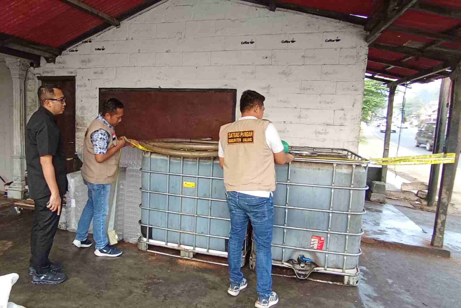 Tempat Industri Minyak Curah Ilegal di Wajak Digrebek, Tujuh Orang Diamankan