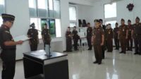 Prosesi Pengambilan Sumpah Jabatan Kasi Pidum Kejari Batu yang baru. (ist) - Wajah Baru Pejabat Kasi Pidum Kejari Batu