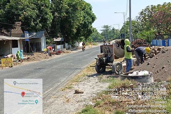 Proyek saluran drainase berlokasi di Dusun Bukkolan, Desa Paowan, Kecamatan Panarukan. (Seru.co.id/bro) - Dinilai Membahayakan, Proyek Saluran Drainase Disoal Warga
