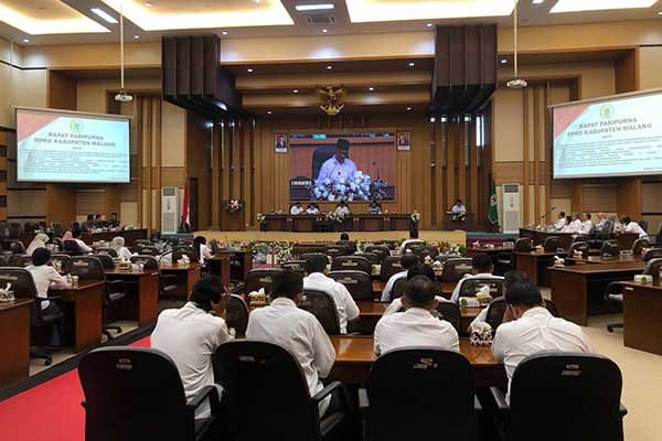 Rapat Paripurna di DPRD Kabupaten Malang. (wul) - DPRD Kabupaten Malang Setujui Ranperda Inovasi Daerah