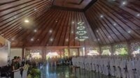 Serah terima SK jabatan yang berlangsung di Pendopo Kabupaten Pamekasan. (Seru.co.id/udi) - 159 Kepala Desa se Pamekasan Terima SK Perpanjangan Masa Jabatan