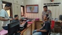 Terduga pelaku pencurian motor saat diamankan di Mapolsek Kaliwates. (ist) - Tepergok Curi Motor, Pria di Jember Nekat Kabur Terjun ke Sungai