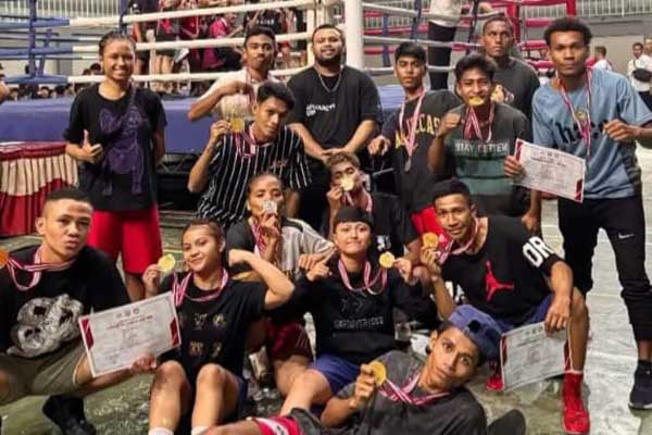 Atlet Tinju Kota Batu bangga menjadi juara umum. (ist) - Petinju Kota Batu Borong Medali di Kejurda Tinju Amatir Probolinggo