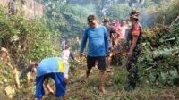 Babinsa Koramil Blimbing karya bakti pembersihan sungai. (ist) - Babinsa Koramil Blimbing Karya Bakti Pembersihan Sungai
