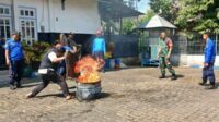 Babinsa Koramil Blimbing Turut Simulasi Kebakaran Kampung Tangguh