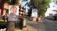 Banner-banner para politisi di pinggir jalan Kecamatan Kepanjen, Kabupaten Malang. (wul) - Saat ini, KPU Kabupaten Malang Tidak Miliki Kewenangan Penertiban Banner Politisi