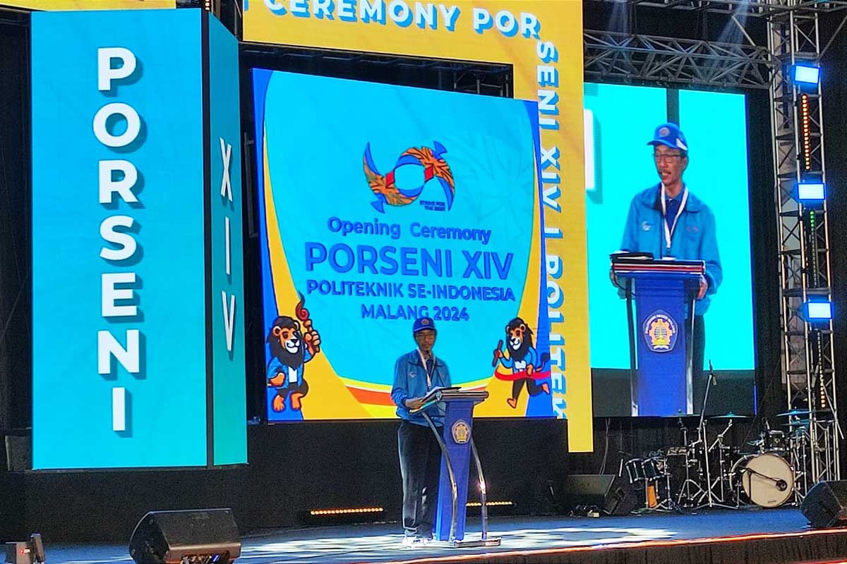 Direktur Polinema, Supriatna Adhisuwignjo ST MT memberikan sambutan pembukaan. (rhd) - Ribuan Atlet dan Artis Siap Bertanding dalam Porseni XIV Politeknik se-Indonesia di Polinema