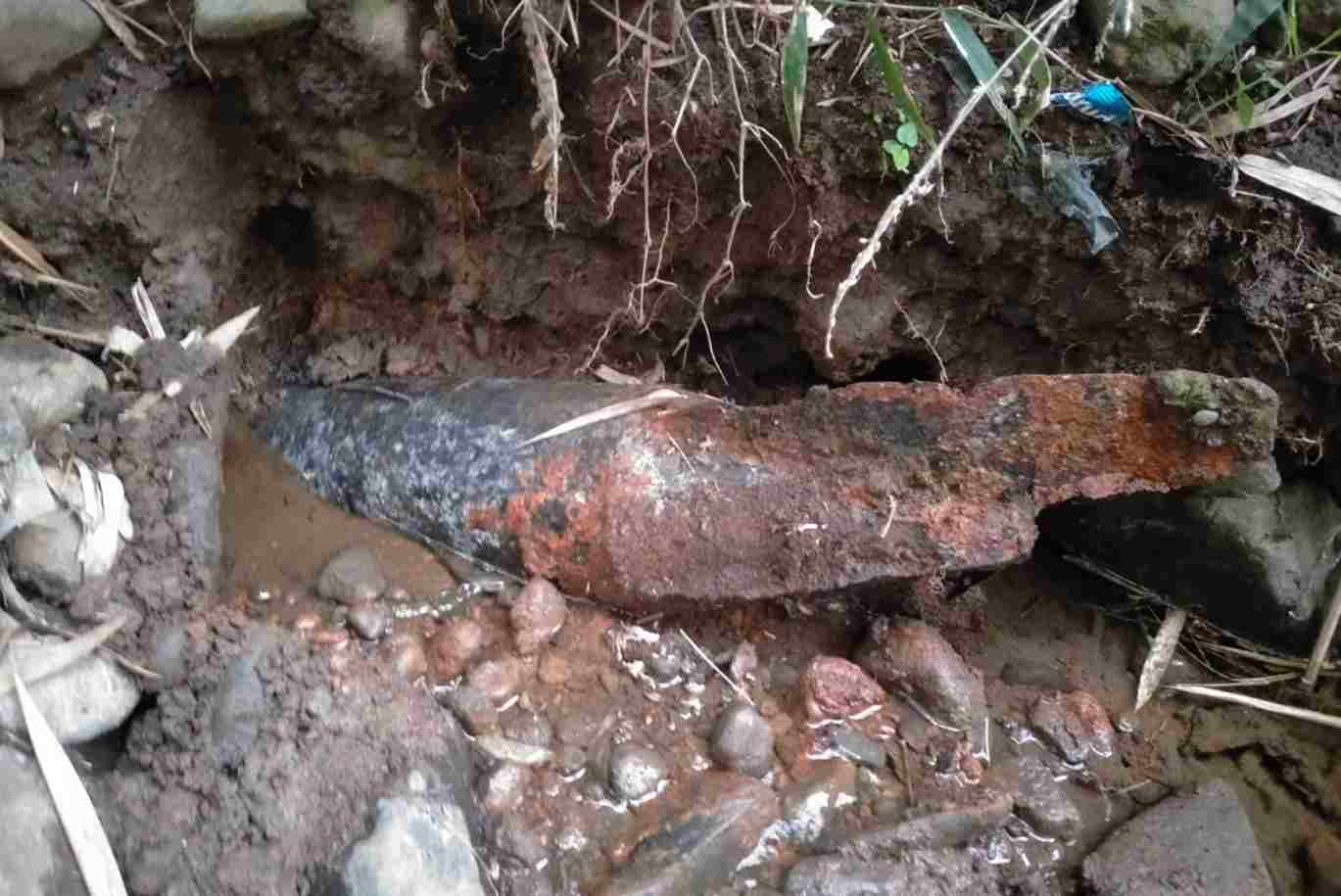 Tengah Mencari Besi Tua, Warga Pakis Temukan Bom Jenis Torpedo