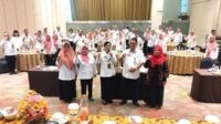 Foto bersama dewan juri, Dispussipda dan enam OPD nominator Lomba Kearsipan Perangkat Daerah. (rhd) - Dispussipda Gelar Lomba Kearsipan Perangkat Daerah, Enam OPD Kota Malang Bersaing