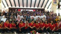 Foto bersama pemerintah Kabupaten Malang dan BKKBN Provinsi Jawa Timur bersama calon PMI Kabupaten Malang. (Seru.co.id/wul) - Calon PMI Kini Dibekali Pemahaman KB dan Keuangan, Kerjasama Pemkab Malang dan BKKBN Provinsi