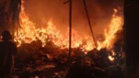 Gudang Barang Rongsokan di Singosari Terbakar, Kerugian Ditaksir Puluhan Juta Rupiah