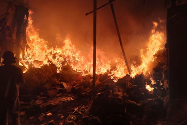 Gudang Barang Rongsokan di Singosari Terbakar, Kerugian Ditaksir Puluhan Juta Rupiah
