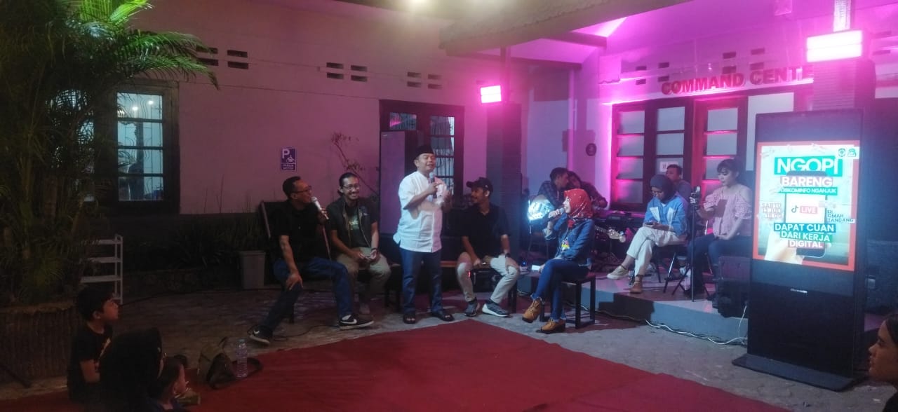 Upayakan Peningkatan Publik, Dikominfo Nganjuk Gelar Ngopi Bareng Di Omah Tandang