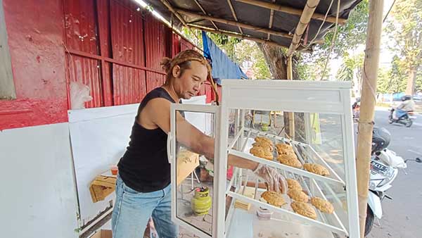 Outlet Ote-ote Londo di Jember. (Seru.co.id/amb) - Ote-ote Londo Khas Jember, Kuliner Tradisional yang Masih Lestari Hingga Kini