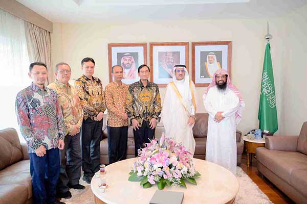 Para pimpinan UB disambut hangat oleh Duta Besar Arab Saudi. (ist) - Kunjungi Kedutaan Besar Arab Saudi, UB Siap Jajaki Kerja Sama Strategis