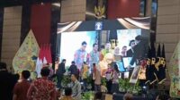 Perwakilan daerah menerima penghargaan Anubhawa Sasana Desa dari Kemenkumham RI. (Seru.co.id/dik) - Penghargaan Anubhawa Sasana Desa, Apresiasi Kemenkumham RI bagi Desa Sadar Hukum
