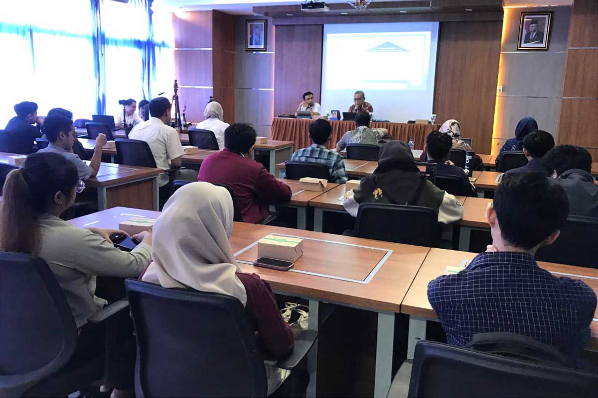 Peserta menyimak pemaparan pemateri Program DTS VSGA. (ist) - Jurusan Teknologi Informasi Polinema Buka Program DTS VSGA