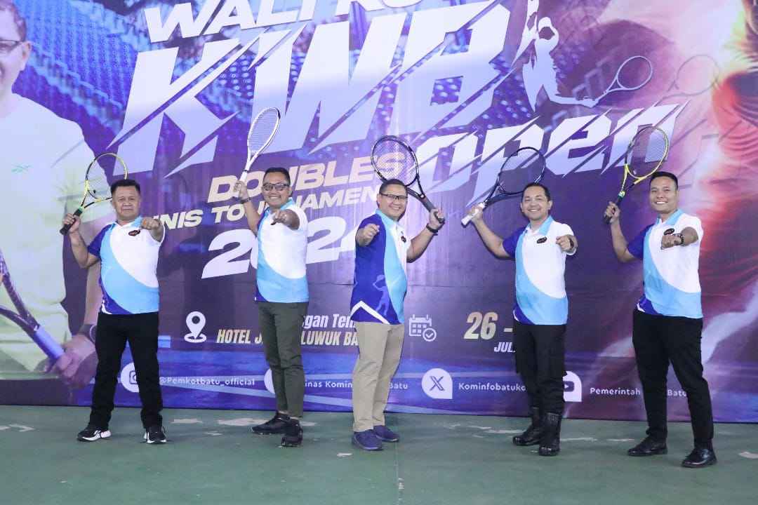 Wali Kota KWB Open Double Tennis Tournament 2024 Gairahkan Tennis di Batu