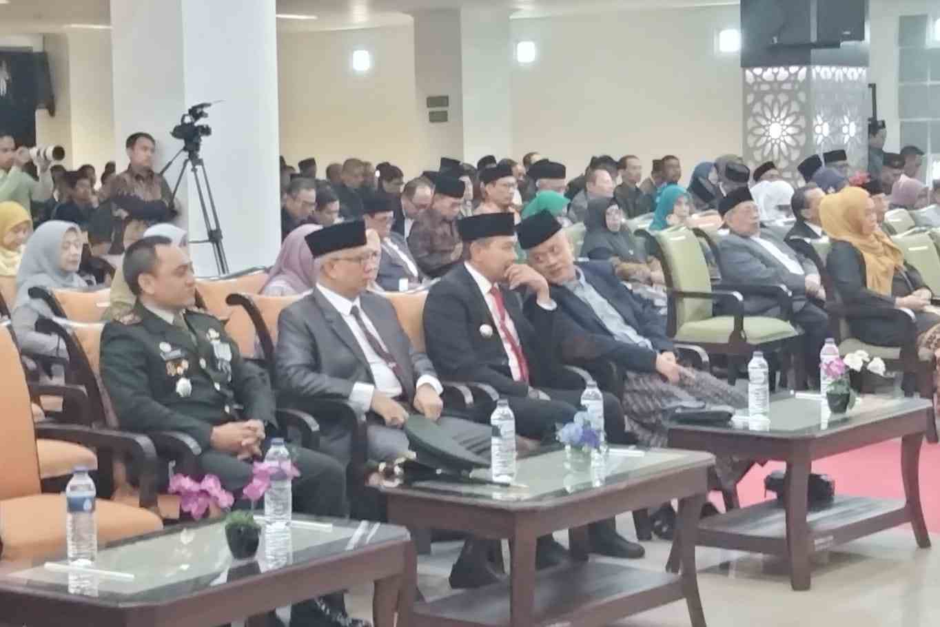 Hadiri Pelantikan Rektor Unisma, Pj Wali Kota Malang Siap Bersinergi dalam Pendidikan, UMKM dan Sertifikasi Halal